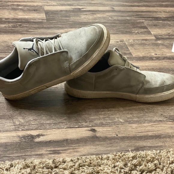 Mens Jordan Grown-Low Size 12 Shoes - Picture 2 of 4